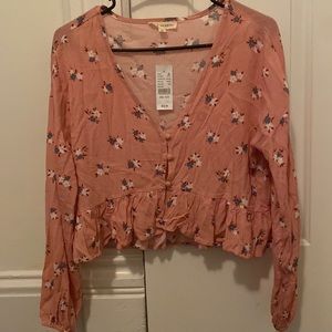 NWT la hearts long sleeve, cropped with buttons